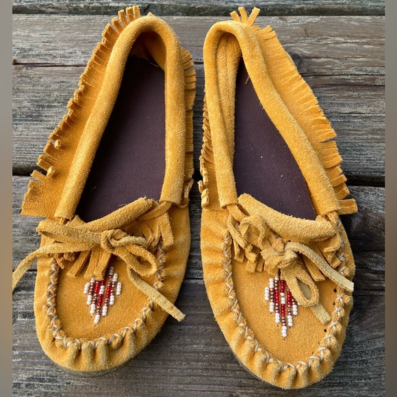 Laurentian Chief moccasins (size 13/1 - youth) - indoor/outdoor - made in Canada - Picture 1 of 3